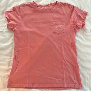 Vineyard Vines pink t-shirt
